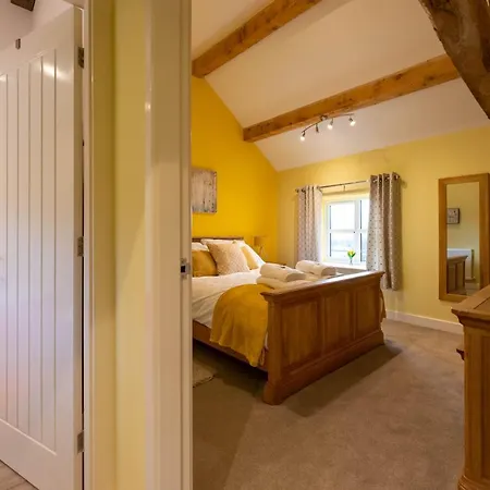Caer Fedwen Barns Heulog Cottage King Bed Self Catering With Private Hot Tub Bodfari Esterno foto