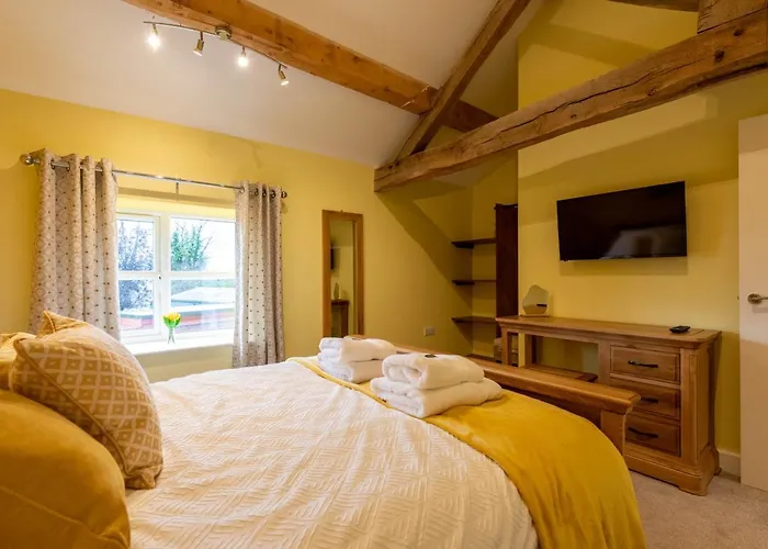 Caer Fedwen Barns Heulog Cottage King Bed Self Catering With Private Hot Tub